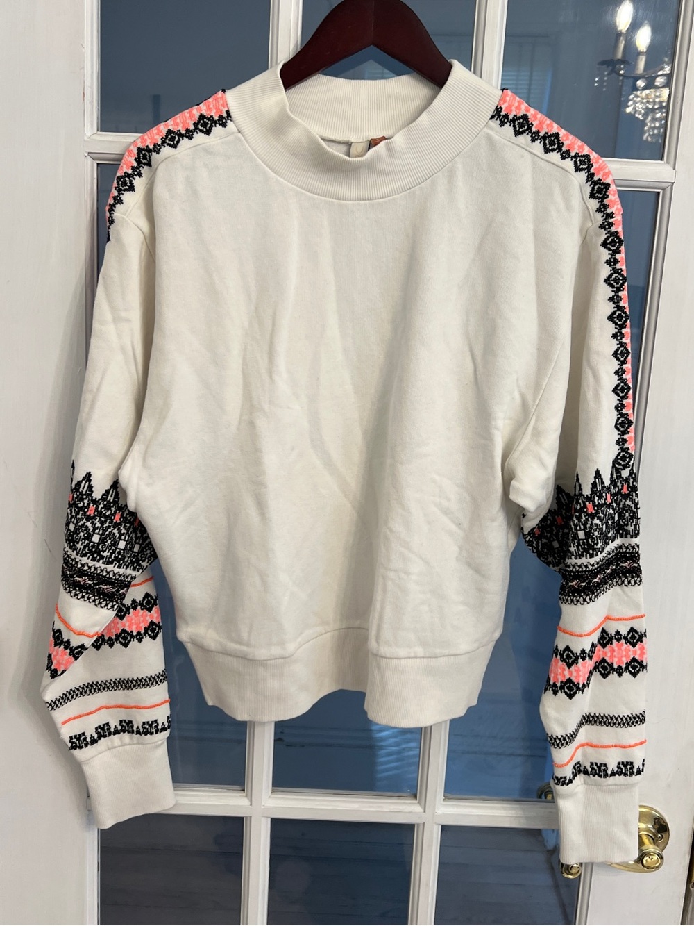 Pilcro Women’s Ivory Geometric Embroidered Sleeve Mock Neck Sweatshirt Size M